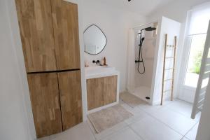 Villas charming house with private pool in lagnes, near isle sur la sorgue, in the luberon, in Provence, for 8 people : photos des chambres