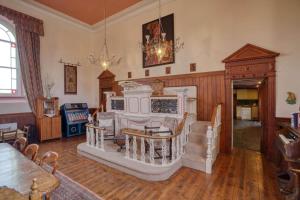 Historic Chapel Great Facilities nr Beaches