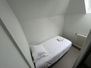 Hotels Hotel La Pierre Bleue : photos des chambres