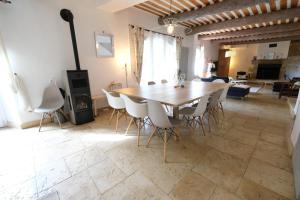 Villas charming provencal house with private pool for 4 people in cheval blanc, luberon. : photos des chambres