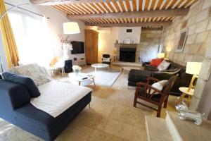 Villas charming provencal house with private pool for 4 people in cheval blanc, luberon. : photos des chambres