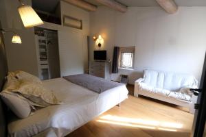 Villas charming provencal house with private pool for 4 people in cheval blanc, luberon. : photos des chambres