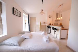 Villas charming provencal house with private pool for 4 people in cheval blanc, luberon. : photos des chambres