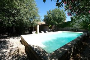 Villas charming provencal house with private pool for 4 people in cheval blanc, luberon. : photos des chambres