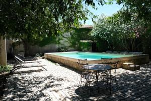 Villas charming provencal house with private pool for 4 people in cheval blanc, luberon. : photos des chambres