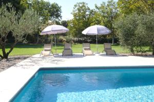 Maisons de vacances superb prestigious mas with pool in the countryside of caumont sur durance, close to avignon, sleeps 8 : photos des chambres