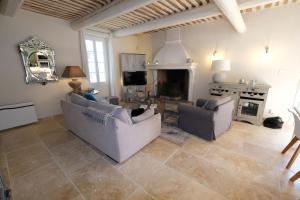 Maisons de vacances superb prestigious mas with pool in the countryside of caumont sur durance, close to avignon, sleeps 8 : photos des chambres