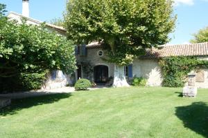 Maisons de vacances superb prestigious mas with pool in the countryside of caumont sur durance, close to avignon, sleeps 8 : photos des chambres