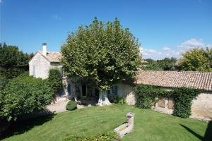 Maisons de vacances superb prestigious mas with pool in the countryside of caumont sur durance, close to avignon, sleeps 8 : photos des chambres