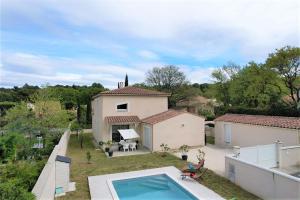 very pleasant villa with private swimming pool, in a residential area near the center of saint-rémy-de-provence - 8 people
