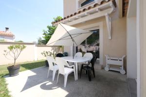 very pleasant villa with private swimming pool, in a residential area near the center of saint-rémy-de-provence - 8 people