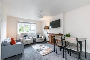 2-Bedroom Bungalow in Beeston, Great Location - 比斯顿