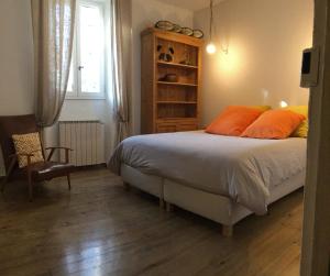 Villas Provencal farmhouse, pool, pool house, countryside Plan d’Orgon, Provence - 8 people : photos des chambres