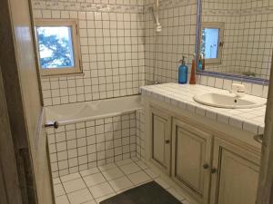 Villas Provencal farmhouse, pool, pool house, countryside Plan d’Orgon, Provence - 8 people : photos des chambres