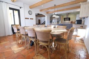 magnificent individual villa with heated swimming pool, in aureille, in the alpilles - 10 persons