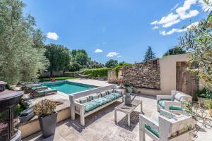 magnificent individual villa with heated swimming pool, in aureille, in the alpilles - 10 persons