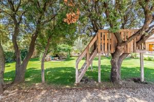 Villas magnificent individual villa with heated swimming pool, in aureille, in the alpilles - 10 persons : photos des chambres