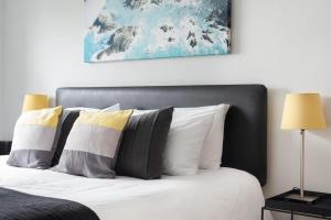 Modern House in St Agnes Parking & Garden