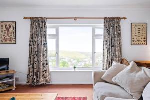 Peaceful Home in Looe with Stunning Views