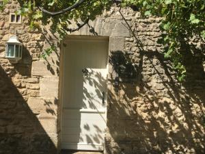 Villas Air-conditioned Provencal farmhouse with private pool, view magnificent, located in Lagnes, close Isle S/Sorgue, 9 people : photos des chambres