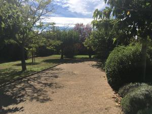 Villas Air-conditioned Provencal farmhouse with private pool, view magnificent, located in Lagnes, close Isle S/Sorgue, 9 people : photos des chambres