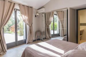 Villas high standard provencal bastide with heated pool in lourmarin in the luberon, vaucluse. 10 people : photos des chambres