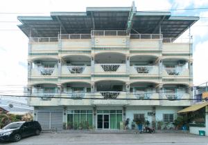 RedDoorz @ Orsu Hotel Angeles Pampanga