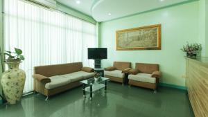 RedDoorz @ Orsu Hotel Angeles Pampanga