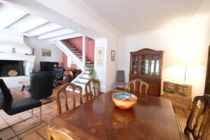 Maisons de vacances pleasant holiday rental with swimming pool, in moules, near arles, between the camargue and the alpilles – 6 people : photos des chambres