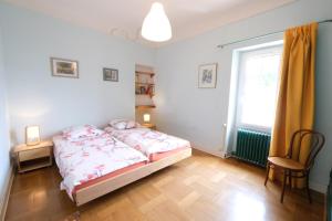 Maisons de vacances pleasant holiday rental with swimming pool, in moules, near arles, between the camargue and the alpilles – 6 people : photos des chambres