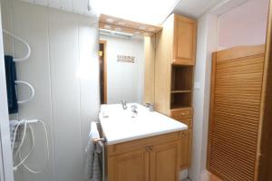 Maisons de vacances pleasant holiday rental with swimming pool, in moules, near arles, between the camargue and the alpilles – 6 people : photos des chambres