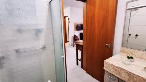 400m da Praia II 1,3km Centro ll Wi Fi 750 Mpbs ll Churrasqueira ll 2ºAndar Elevador ll Ar Condicionado ll Maquina de Lavar ll Vaga Para Carro ll Guarda Sol l Cadeiras de Praia