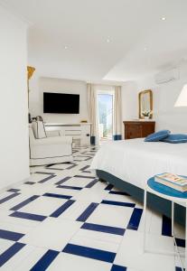 Junior Suite with Terrace and Sea View room in Hotel Le Agavi