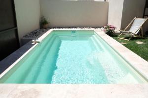 charming house with private pool in the heart of the village of aureille in the alpilles, 6 people.