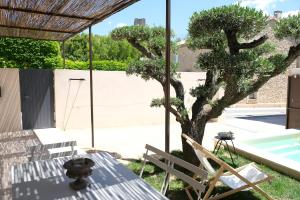 charming house with private pool in the heart of the village of aureille in the alpilles, 6 people.