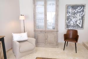 Villas charming house with private pool in the heart of the village of aureille in the alpilles, 6 people. : photos des chambres
