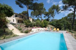 Villas superb villa with private pool, with magnificent view of the luberon, in the heart of provence, 8 persons : photos des chambres