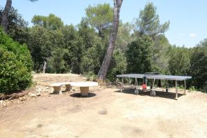 Villas superb villa with private pool, with magnificent view of the luberon, in the heart of provence, 8 persons : photos des chambres