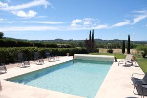 Air-conditioned villa with private pool overlooking Roussillon - Luberon - 8 people.