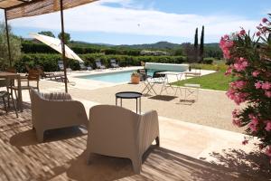Villas Air-conditioned villa with private pool overlooking Roussillon - Luberon - 8 people. : photos des chambres