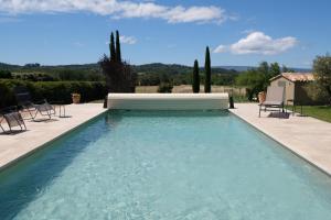 Air-conditioned villa with private pool overlooking Roussillon - Luberon - 8 people.