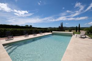 Air-conditioned villa with private pool overlooking Roussillon - Luberon - 8 people.