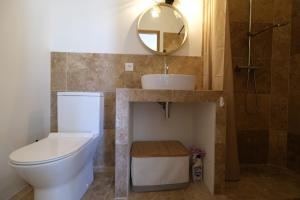 Villas Air-conditioned villa with private pool overlooking Roussillon - Luberon - 8 people. : photos des chambres