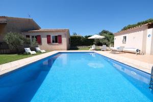 Villas pretty detached villa with private swimming pool, in Aureille, in the alpilles - 8 people : photos des chambres