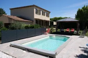 Nice villa with pool in Eyguieres Alpilles 6 people - Lamanon