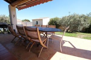 Villas pretty detached villa with private swimming pool, in Aureille, in the alpilles - 8 people : photos des chambres
