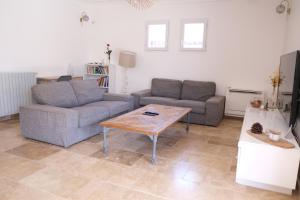 pretty detached house with swimming pool in the village of mouriès