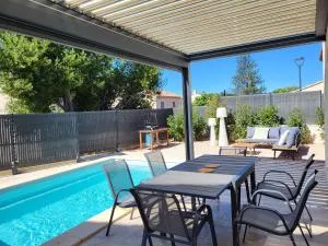 Pleasant detached villa with private swimming pool for 6 people in Lauris - Luberon. - 洛里