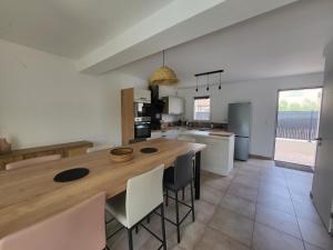 Villas Pleasant detached villa with private swimming pool for 6 people in Lauris - Luberon. : photos des chambres