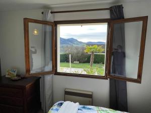 Villas Magnifique VILLA Piscine chauffee ouverte Vue Montagne pret Geneve et Chamonix : photos des chambres